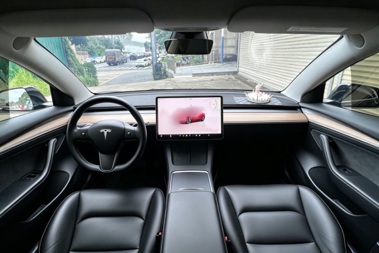 Used Tesla Model 3 2022 Rear-Wheel-Drive Version Interior 7