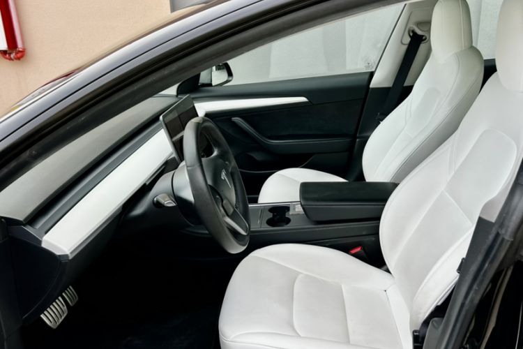 Used Tesla Model 3 2022 Performance High-Performance All-Wheel-Drive Version Interior 7
