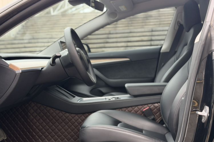 Used Tesla Model 3 2022 Rear-Wheel-Drive Version Interior 8
