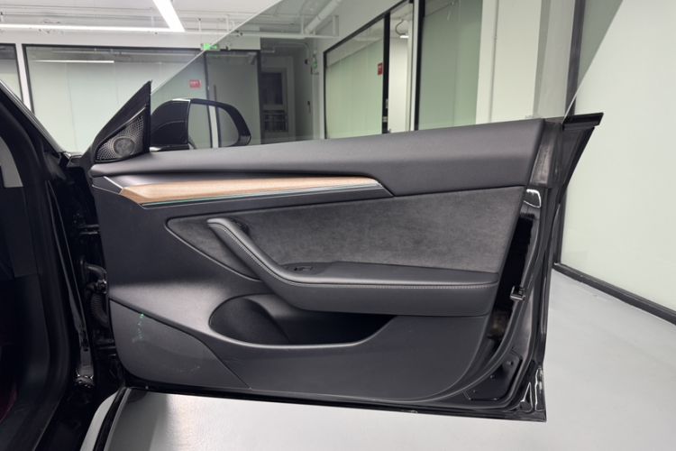 Used Tesla Model 3 2022 Rear-Wheel-Drive Version Interior 9