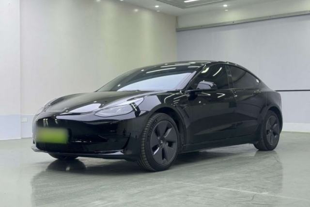 Ojetý Tesla Model 3 2022 Rear-Wheel-Drive Version