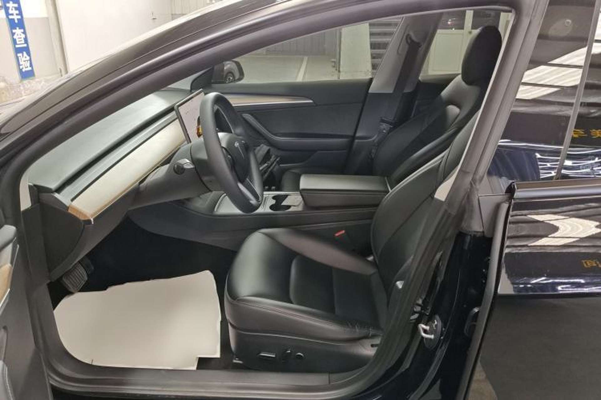 Used Tesla Model 3 2022 Rear-Wheel-Drive Version Left Front Seat