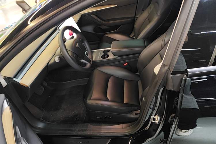 Used Tesla Model 3 2022 Rear-Wheel-Drive Version Left Front Seat