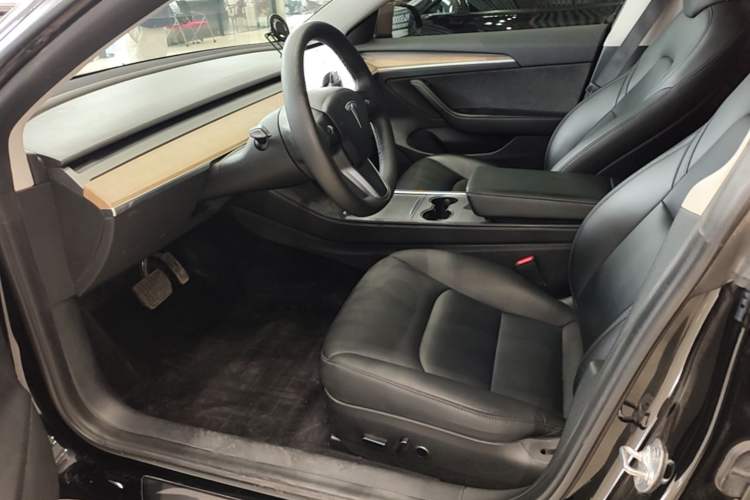 Used Tesla Model 3 2022 Rear-Wheel-Drive Version Left Front Seat