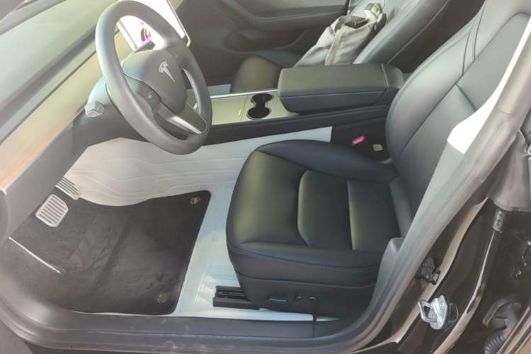 Used Tesla Model 3 2022 Rear-Wheel-Drive Version Left Front Seat