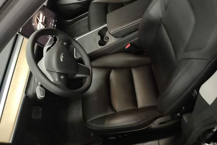 Used Tesla Model 3 2022 Rear-Wheel-Drive Version Left Front Seat