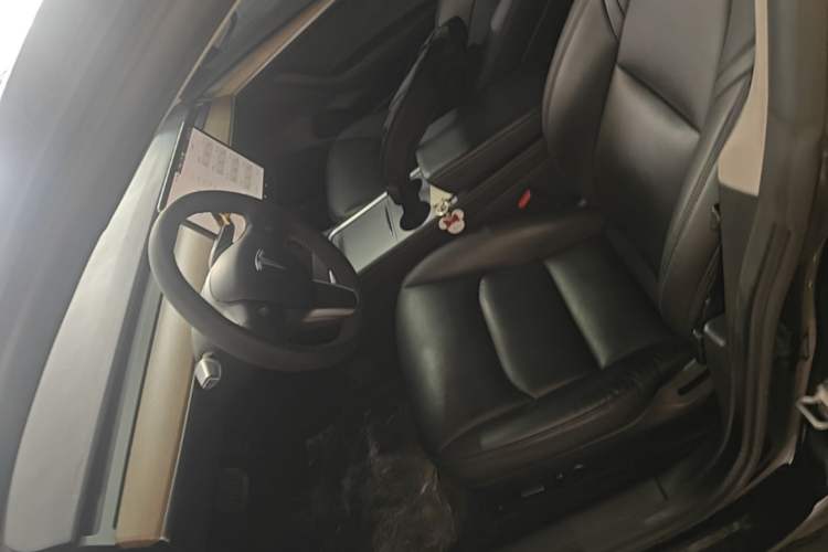 Used Tesla Model 3 2022 Rear-Wheel-Drive Version Left Front Seat