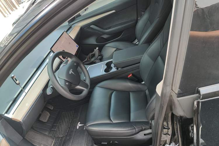 Used Tesla Model 3 2022 Rear-Wheel-Drive Version Left Front Seat