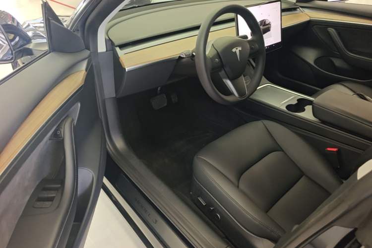 Used Tesla Model 3 2022 Rear-Wheel-Drive Version Left Front Seat