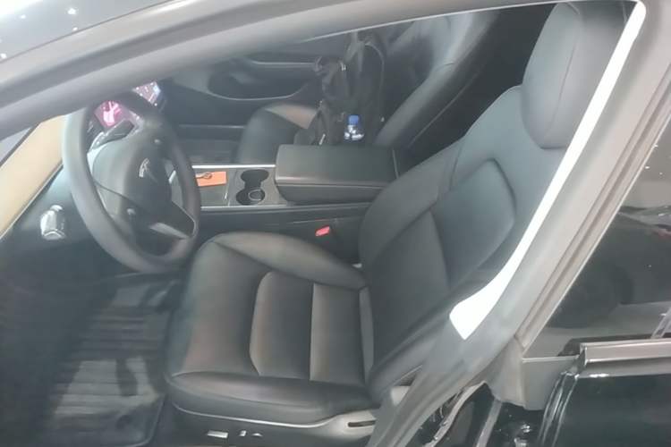 Used Tesla Model 3 2022 Rear-Wheel-Drive Version Left Front Seat