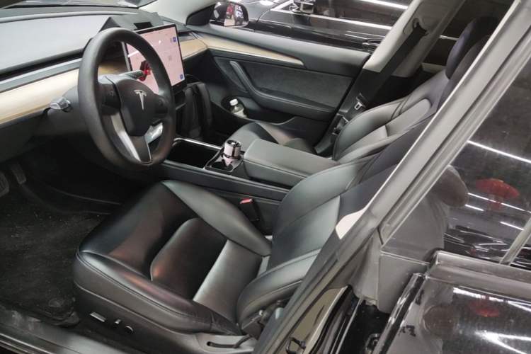 Used Tesla Model 3 2022 Rear-Wheel-Drive Version Left Front Seat