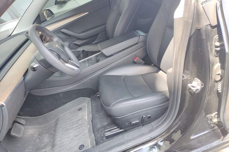 Used Tesla Model 3 2022 Rear-Wheel-Drive Version Left Front Seat