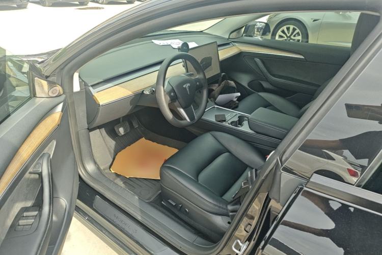 Used Tesla Model 3 2022 Rear-Wheel-Drive Version Left Front Seat
