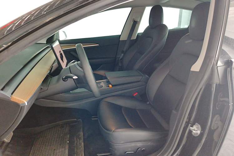 Used Tesla Model 3 2022 Rear-Wheel-Drive Version Left Front Seat