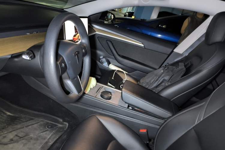 Used Tesla Model 3 2022 Rear-Wheel-Drive Version Left Front Seat