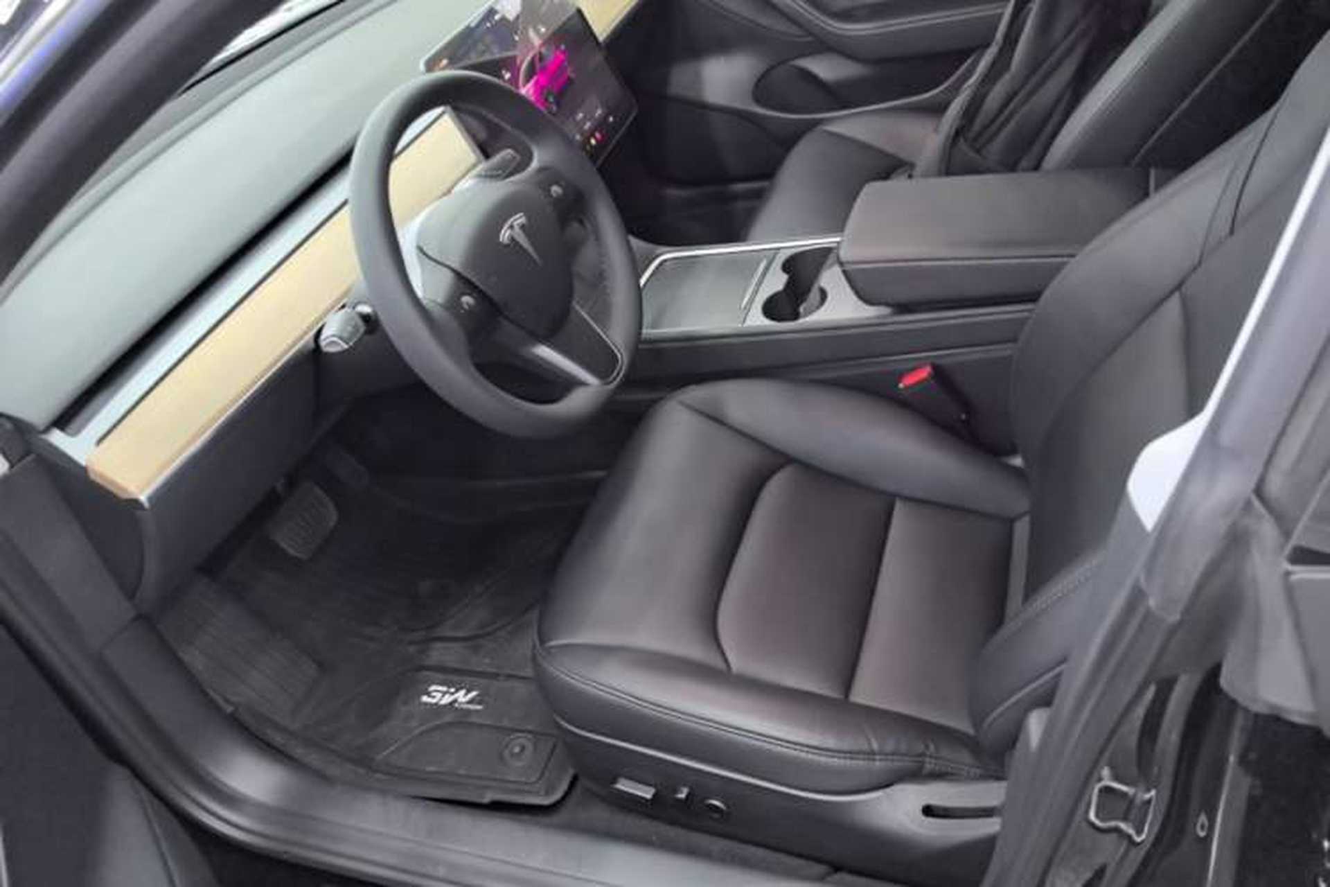 Used Tesla Model 3 2022 Rear-Wheel-Drive Version Left Front Seat