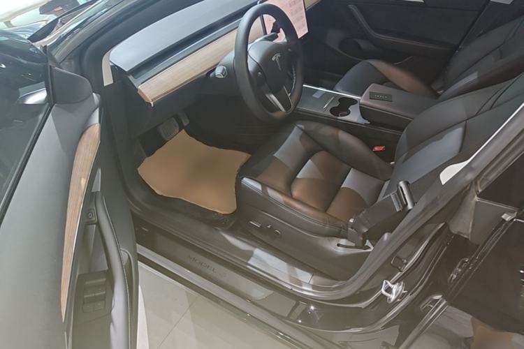 Used Tesla Model 3 2022 Rear-Wheel-Drive Version Left Front Seat