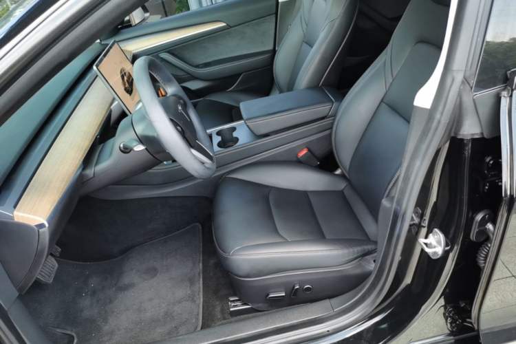 Used Tesla Model 3 2022 Rear-Wheel-Drive Version Left Front Seat