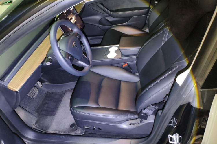 Used Tesla Model 3 2022 Rear-Wheel-Drive Version Left Front Seat