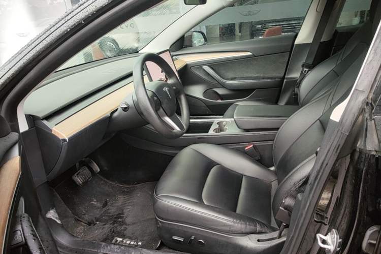 Used Tesla Model 3 2022 Rear-Wheel-Drive Version Left Front Seat