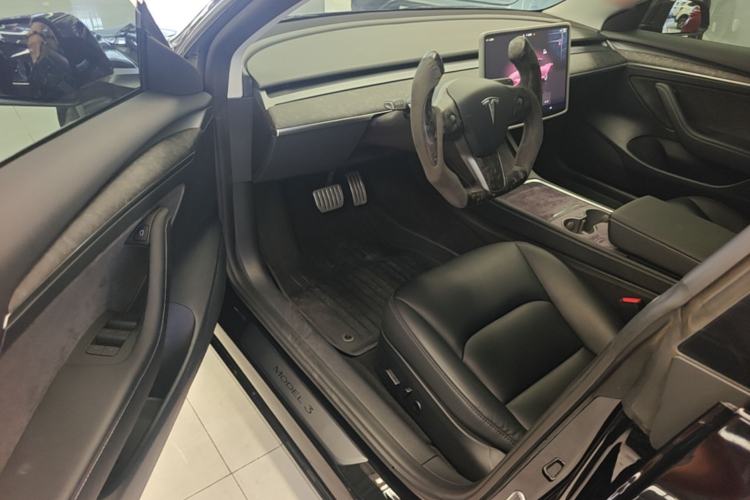 Used Tesla Model 3 2022 Rear-Wheel-Drive Version Left Front Seat