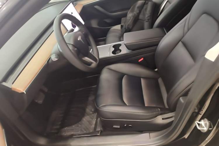 Used Tesla Model 3 2022 Rear-Wheel-Drive Version Left Front Seat