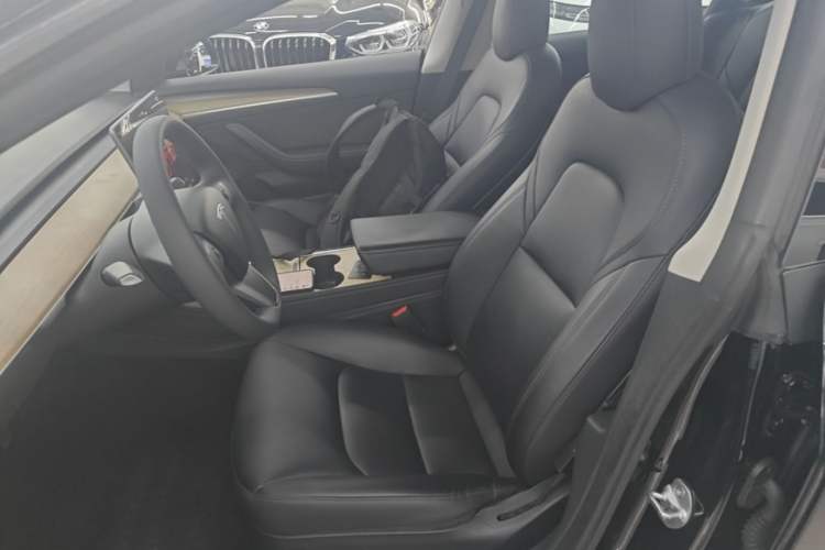 Used Tesla Model 3 2022 Rear-Wheel-Drive Version Left Front Seat
