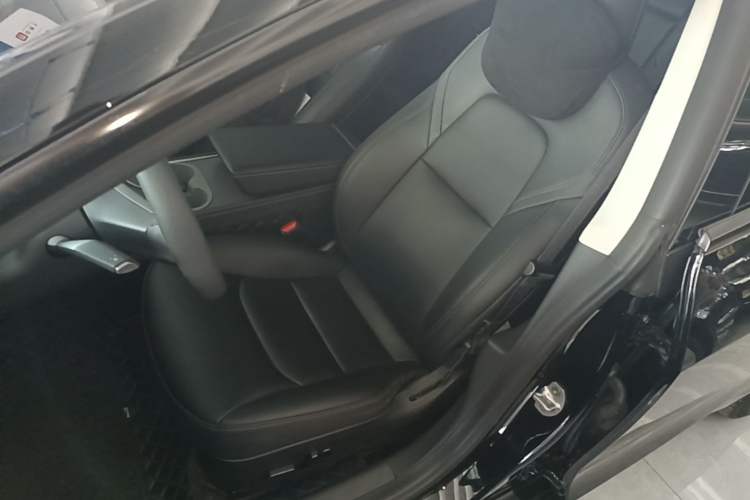 Used Tesla Model 3 2022 Rear-Wheel-Drive Version Left Front Seat