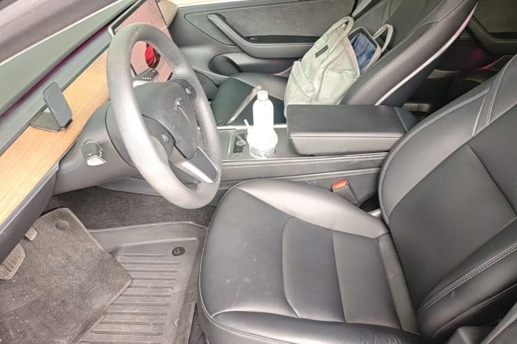 Used Tesla Model 3 2022 Rear-Wheel-Drive Version Left Front Seat