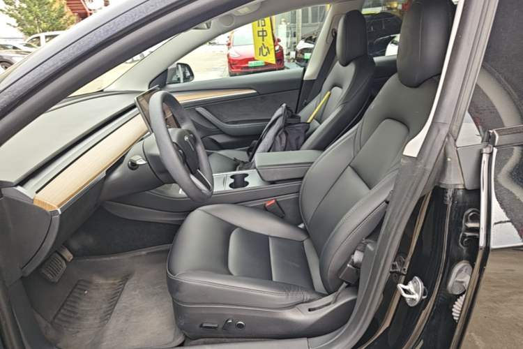 Used Tesla Model 3 2022 Rear-Wheel-Drive Version Left Front Seat