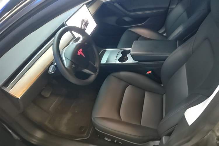 Used Tesla Model 3 2022 Rear-Wheel-Drive Version Left Front Seat