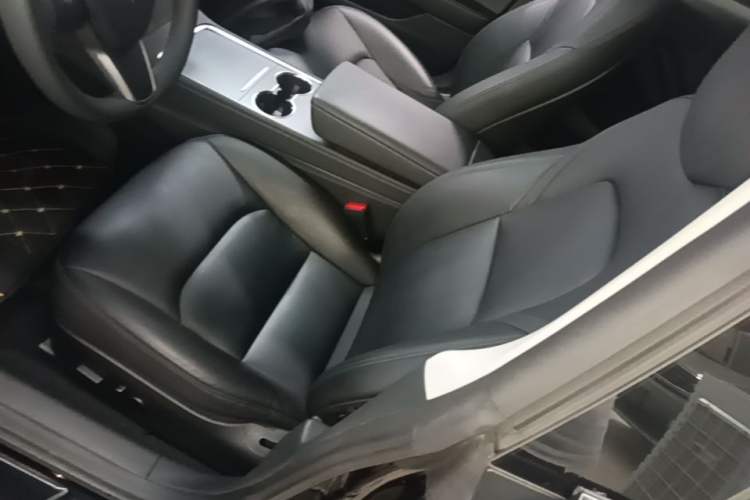 Used Tesla Model 3 2022 Rear-Wheel-Drive Version Left Front Seat