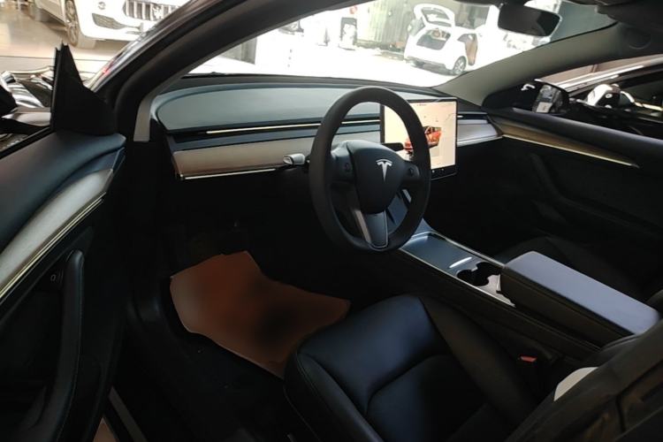 Used Tesla Model 3 2022 Rear-Wheel-Drive Version Left Front Seat