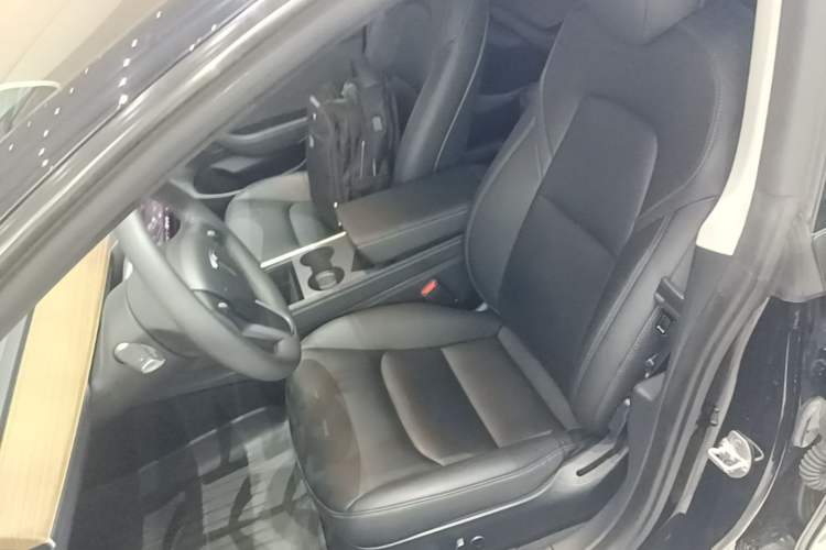 Used Tesla Model 3 2022 Rear-Wheel-Drive Version Left Front Seat