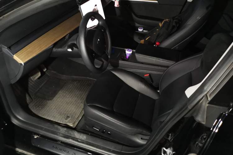 Used Tesla Model 3 2022 Rear-Wheel-Drive Version Left Front Seat