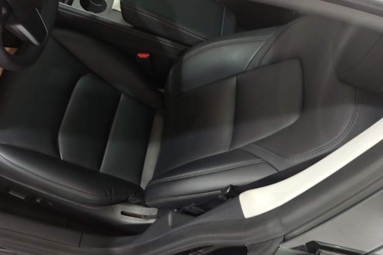 Used Tesla Model 3 2022 Rear-Wheel-Drive Version Left Front Seat