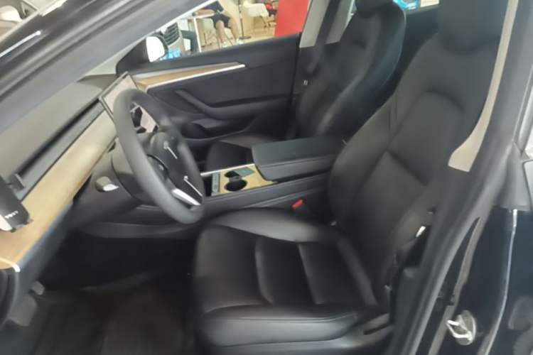 Used Tesla Model 3 2022 Rear-Wheel-Drive Version Left Front Seat