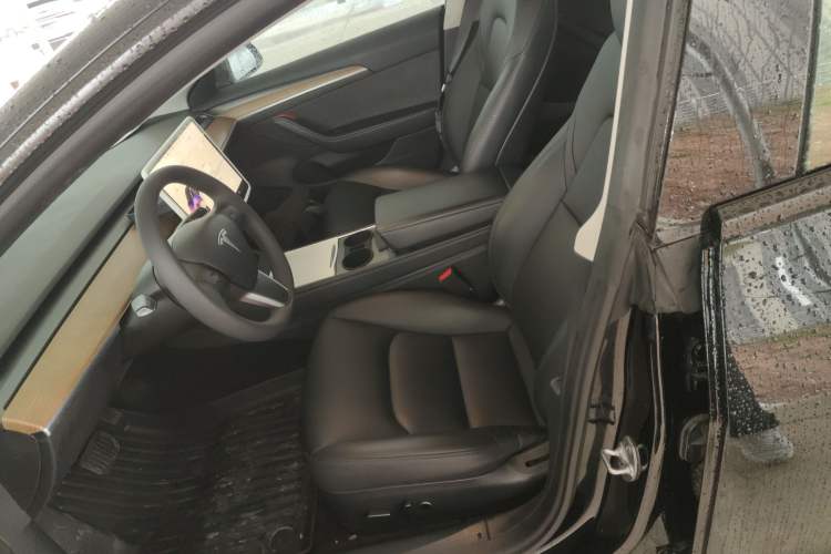Used Tesla Model 3 2022 Rear-Wheel-Drive Version Left Front Seat