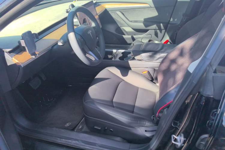 Used Tesla Model 3 2022 Rear-Wheel-Drive Version Left Front Seat