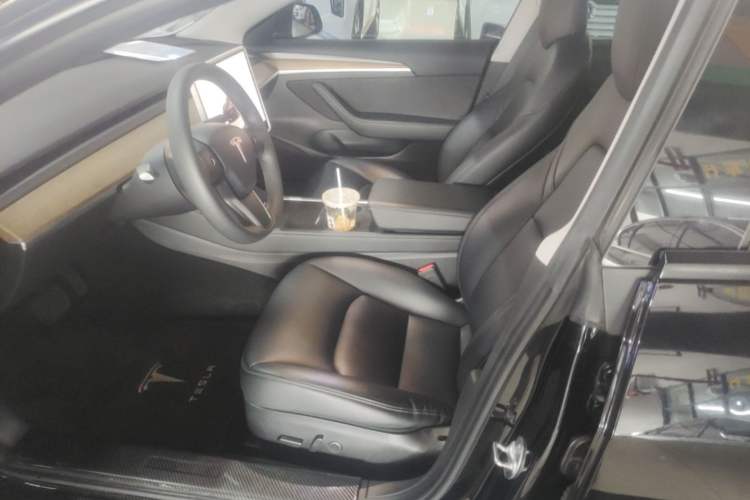 Used Tesla Model 3 2022 Rear-Wheel-Drive Version Left Front Seat