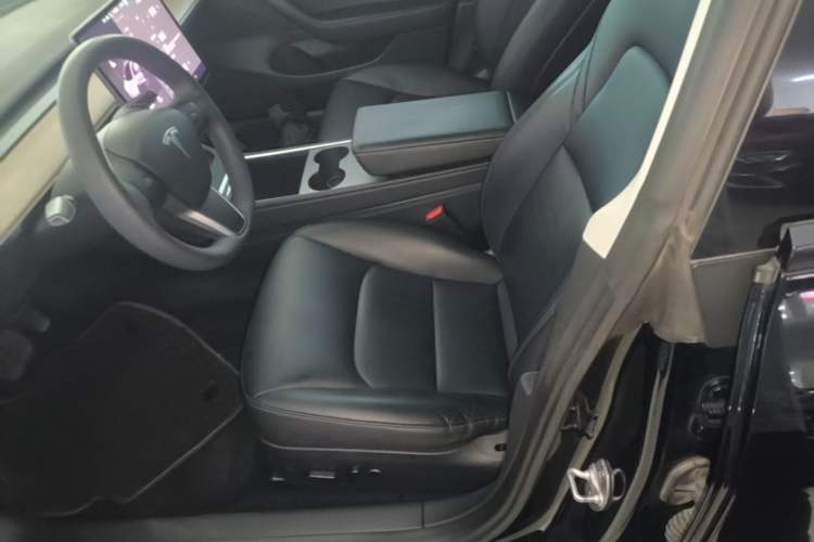 Used Tesla Model 3 2022 Rear-Wheel-Drive Version Left Front Seat