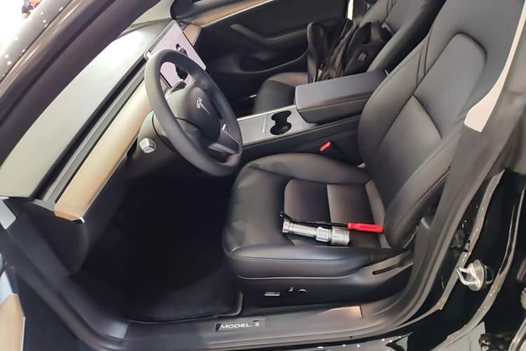 Used Tesla Model 3 2022 Rear-Wheel-Drive Version Left Front Seat