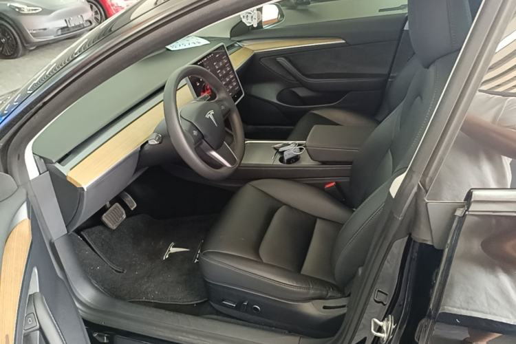 Used Tesla Model 3 2022 Rear-Wheel-Drive Version Left Front Seat