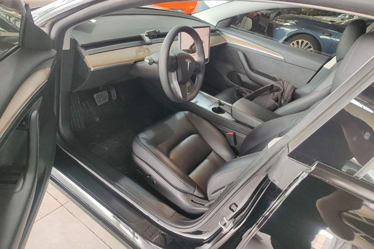 Used Tesla Model 3 2022 Rear-Wheel-Drive Version Left Front Seat