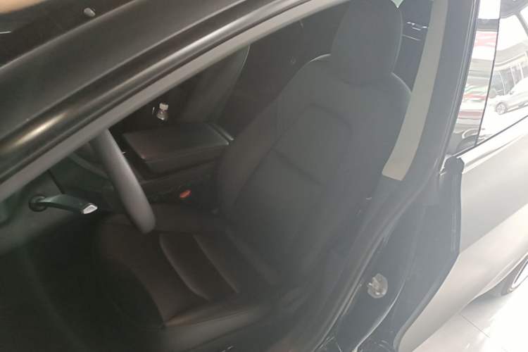 Used Tesla Model 3 2022 Rear-Wheel-Drive Version Left Front Seat