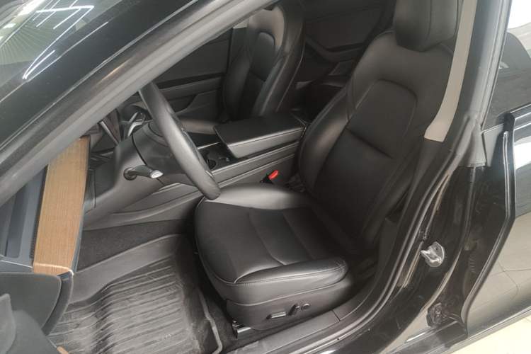 Used Tesla Model 3 2022 Rear-Wheel-Drive Version Left Front Seat