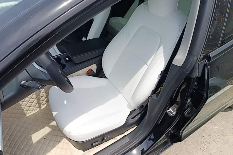 Used Tesla Model 3 2022 Performance High-Performance All-Wheel-Drive Version Left Front Seat
