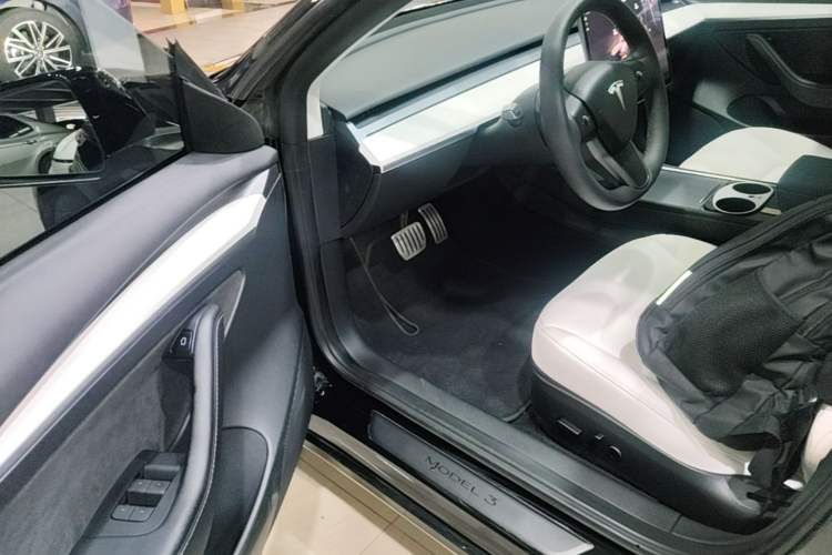 Used Tesla Model 3 2022 Performance High-Performance All-Wheel-Drive Version Left Front Seat