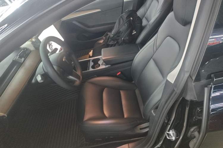 Used Tesla Model 3 2022 Rear-Wheel-Drive Version Left Front Seat
