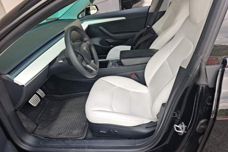 Used Tesla Model 3 2022 Performance High-Performance All-Wheel-Drive Version Left Front Seat
